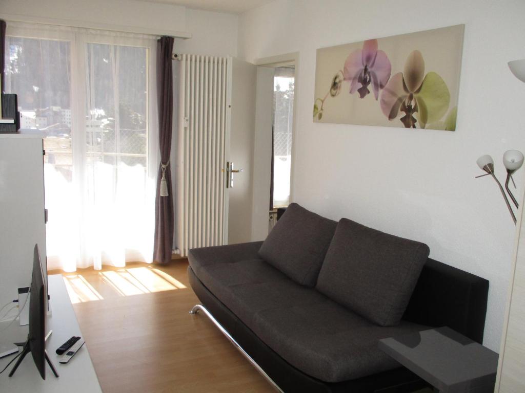 Apartment Bünda room 5